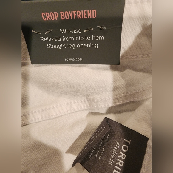 Torrid NWT Cropped White Boyfriend Stretch Jeans 10 - Picture 3 of 9